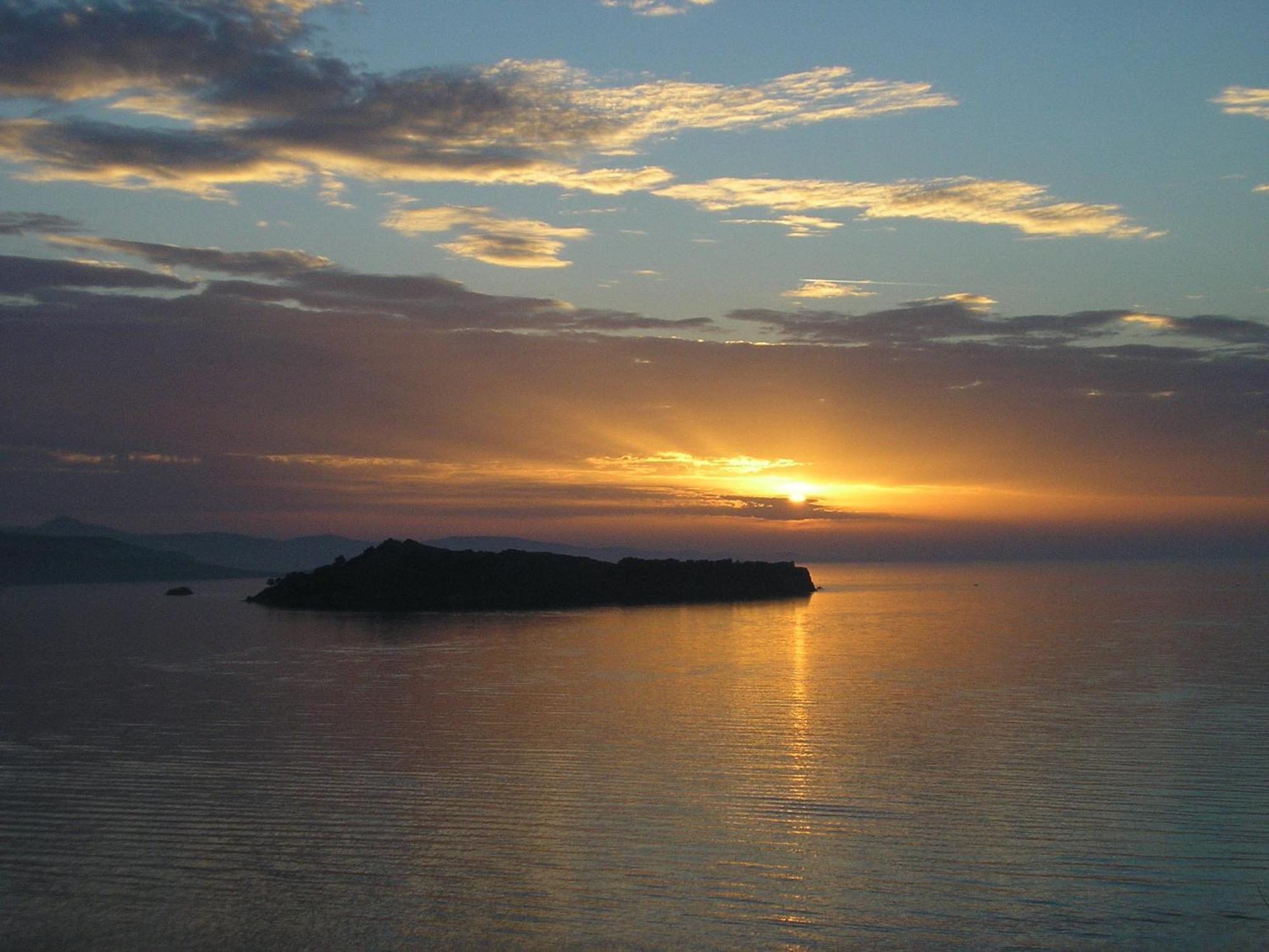 Ilion Petra (Lesbos)